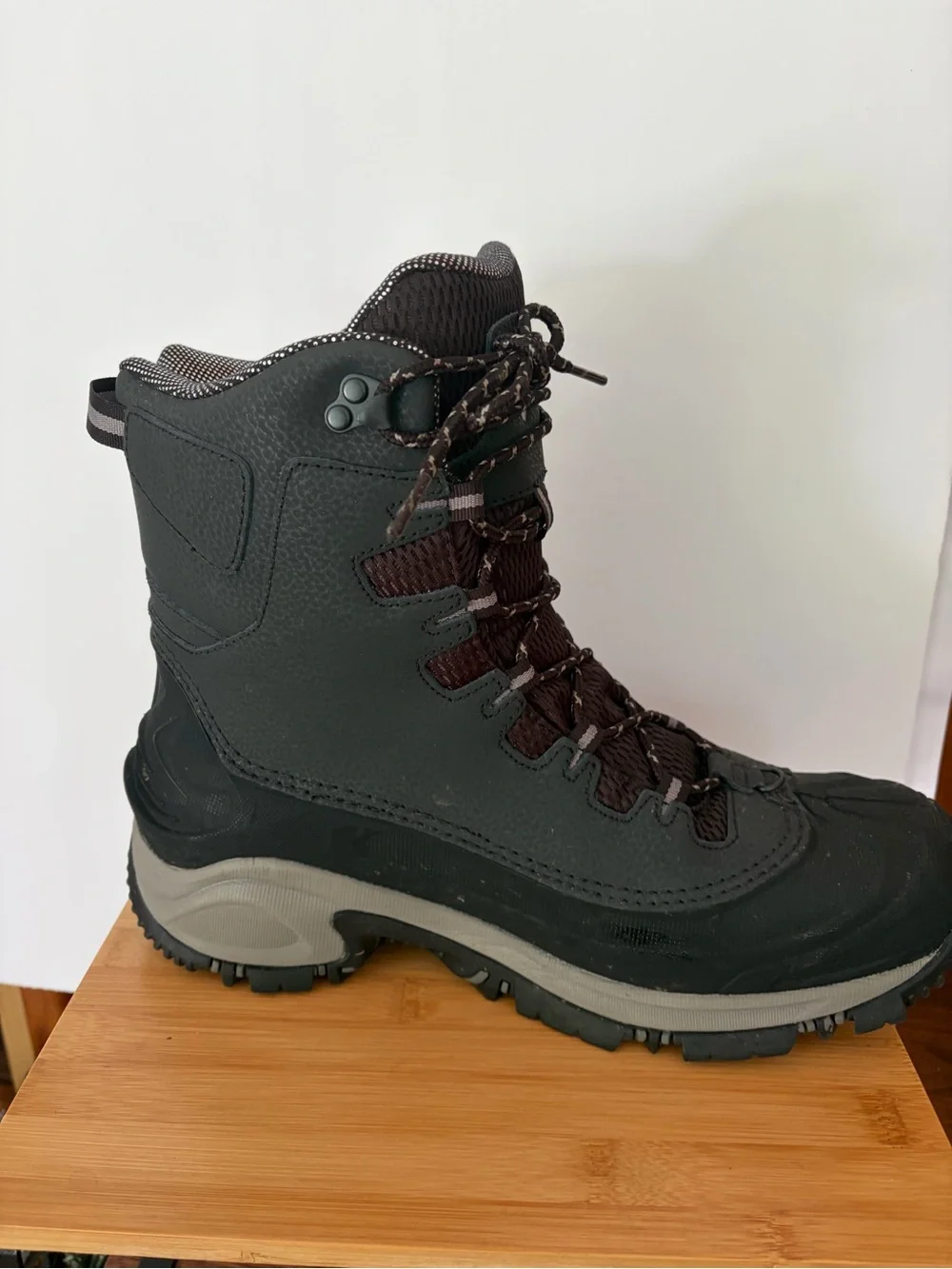 Columbia Omni-Heat Black & gray Waterproof Winter Boot Men’s 11.5 Techlite.